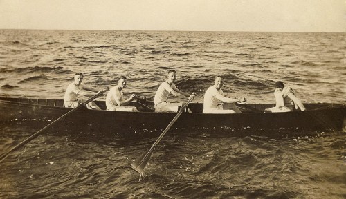 Close-up_rowing_on_forth