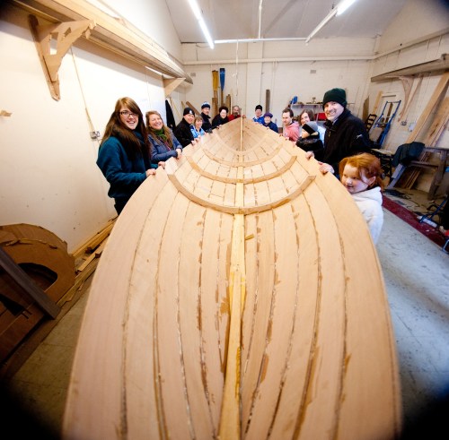 Tunring_the_boat2-00541